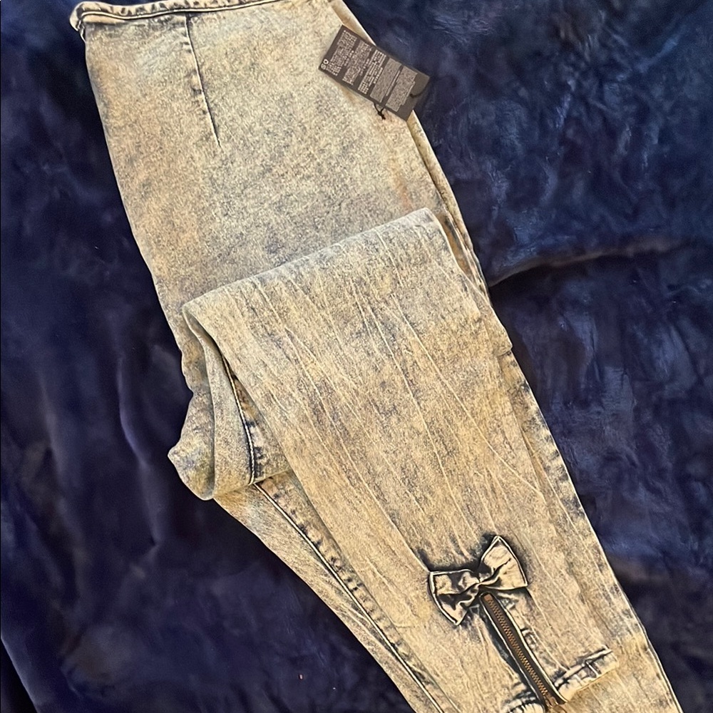 Forever 21 Acid Wash Jeans with Bow Detail